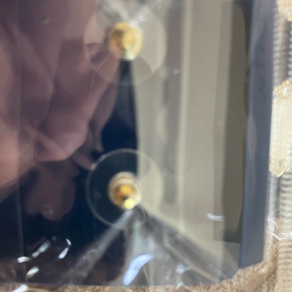 Lot of 9 costume jewelry earrings. - Picture 4 of 4